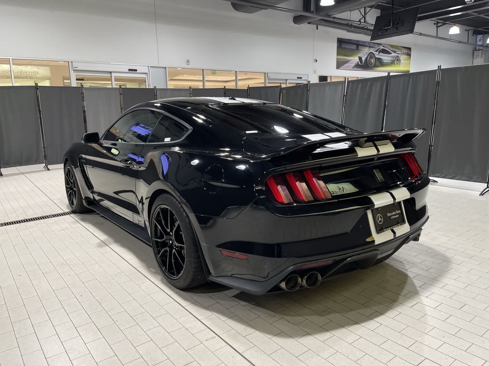 Thumbnail: 2019 Ford Econoline - 16