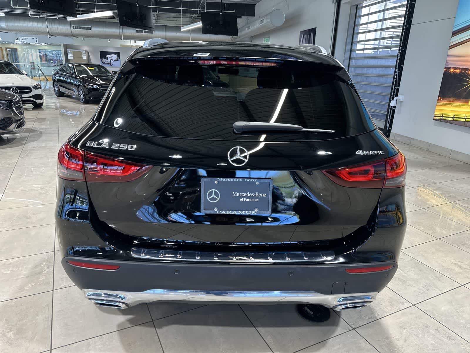 Thumbnail: 2023 Mercedes-Benz GLA - 16