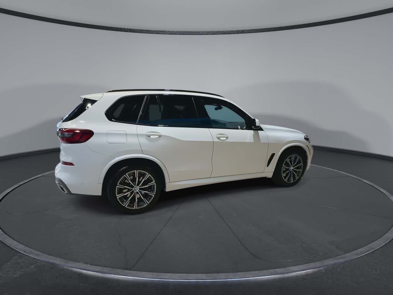 Thumbnail: 2021 BMW X5 - 12