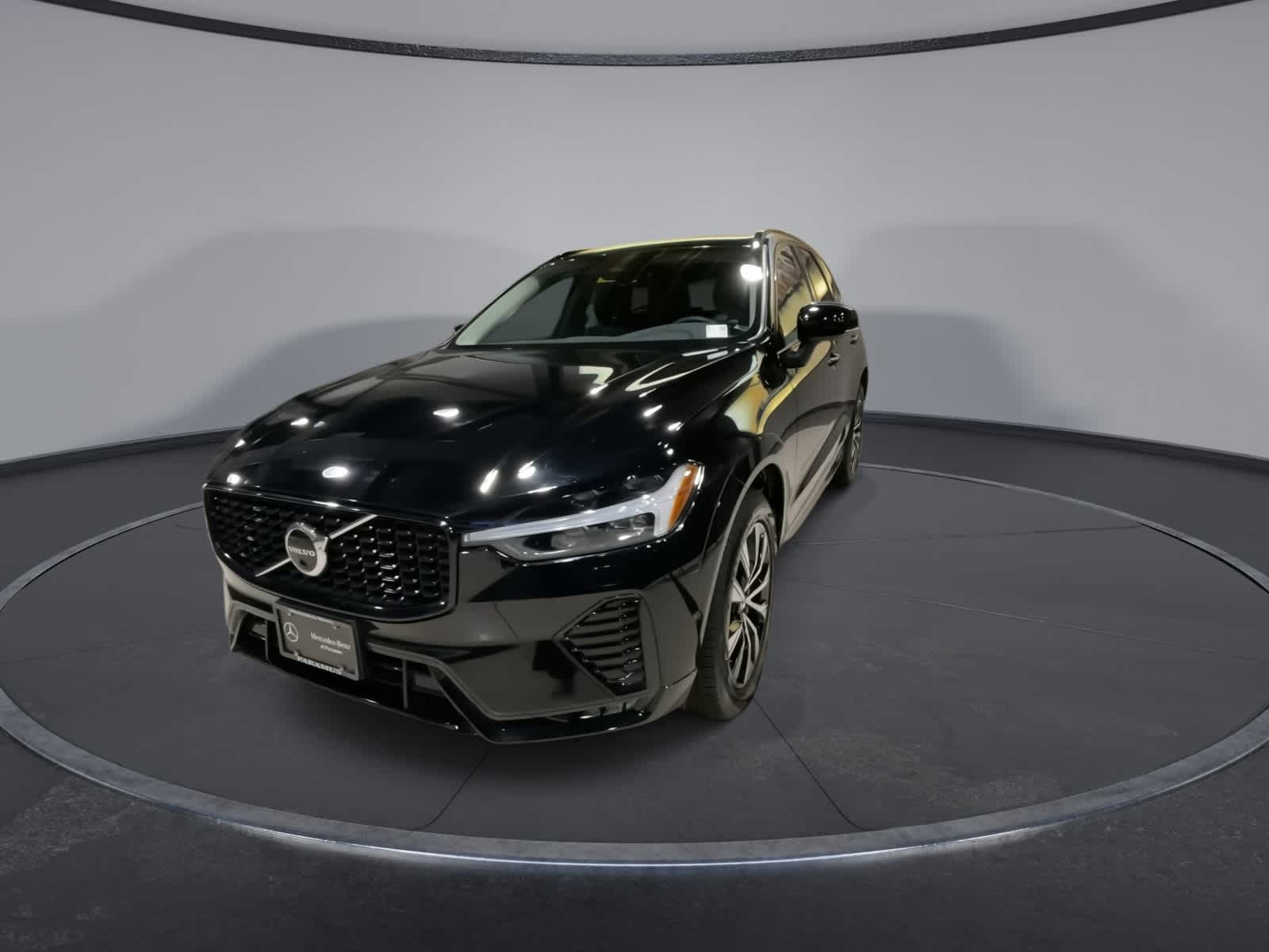 Thumbnail: 2023 Volvo XC60 - 5