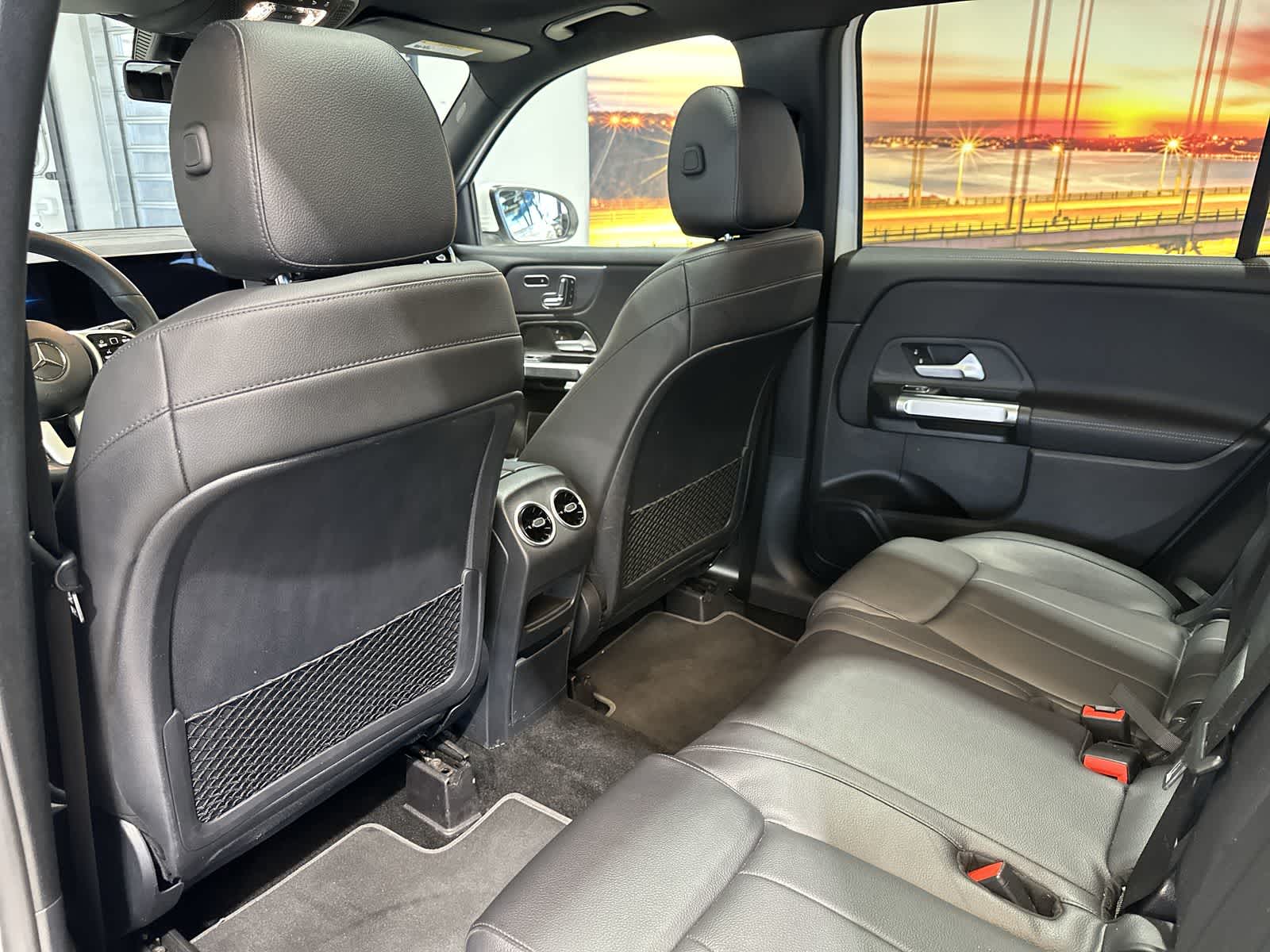 Thumbnail: 2020 Mercedes-Benz GLB - 24