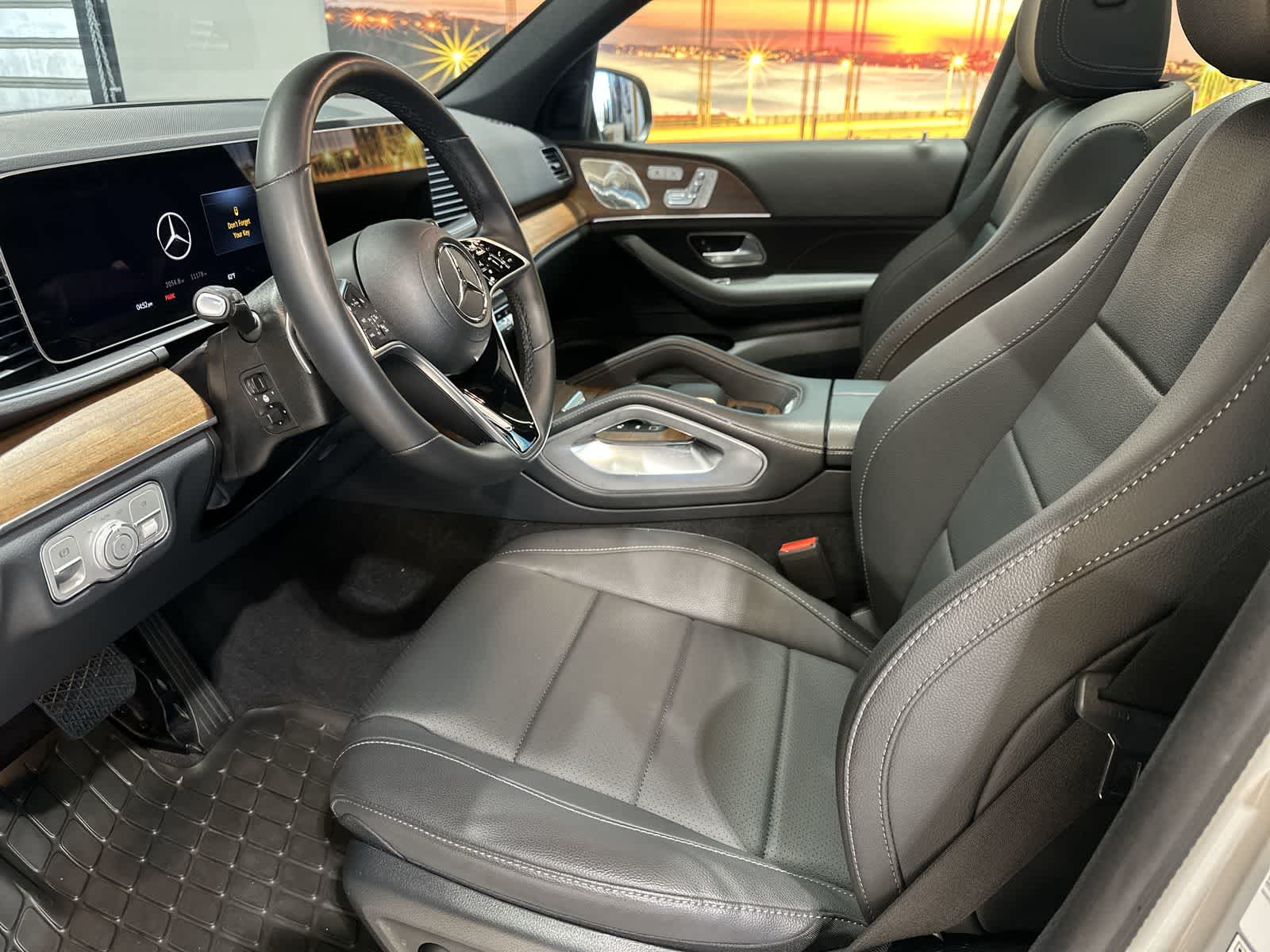 Thumbnail: 2025 Mercedes-Benz GLE - 14