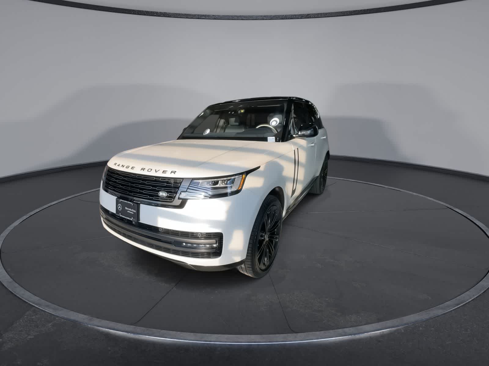 Thumbnail: 2023 Land Rover Range Rover - 6