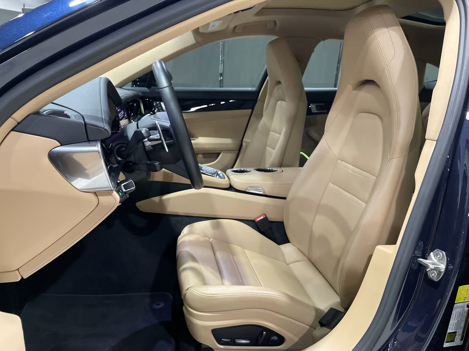 Thumbnail: 2022 Porsche Panamera - 23