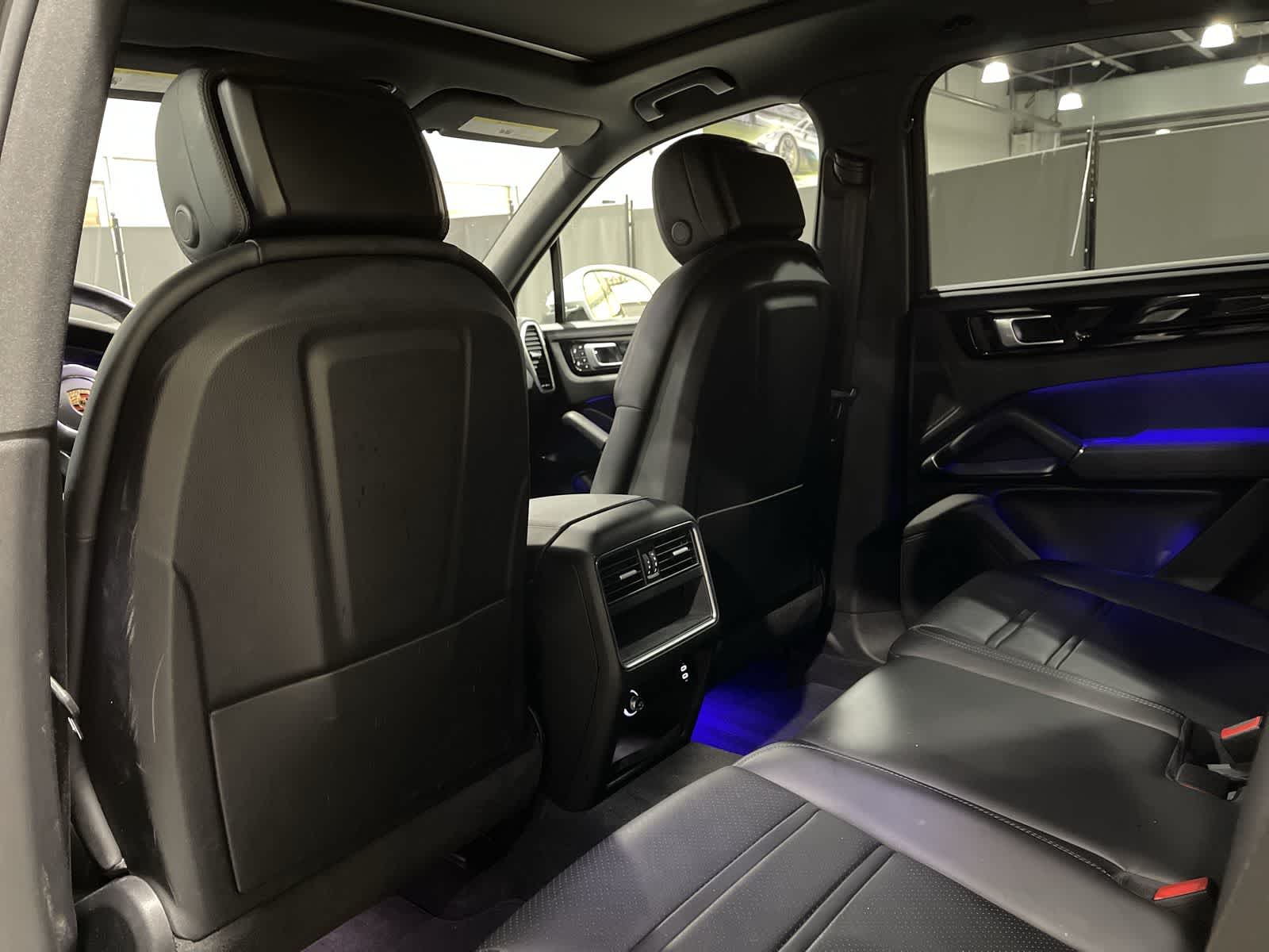 Thumbnail: 2023 Porsche Cayenne - 24