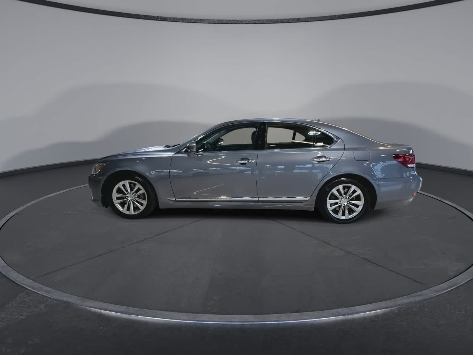 Thumbnail: 2016 Lexus LS - 7