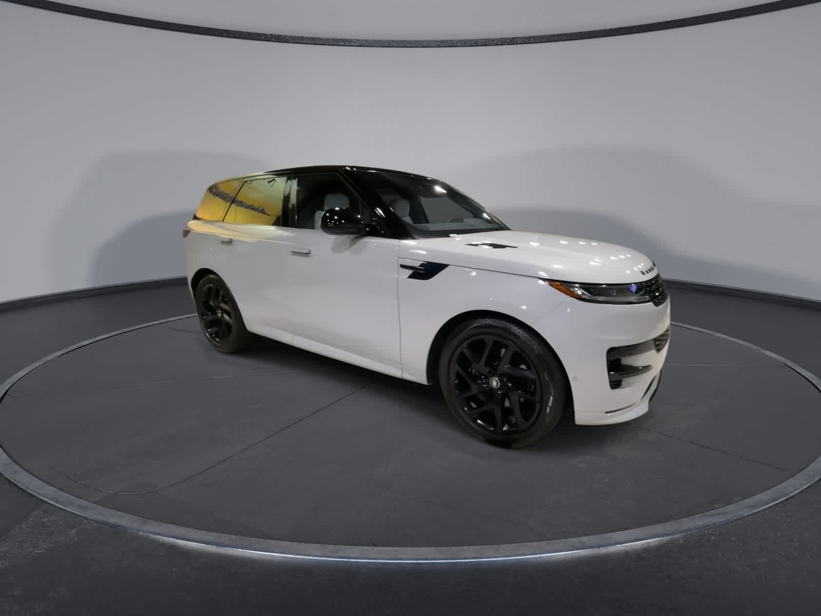 Thumbnail: 2023 Land Rover Range Rover Sport - 2