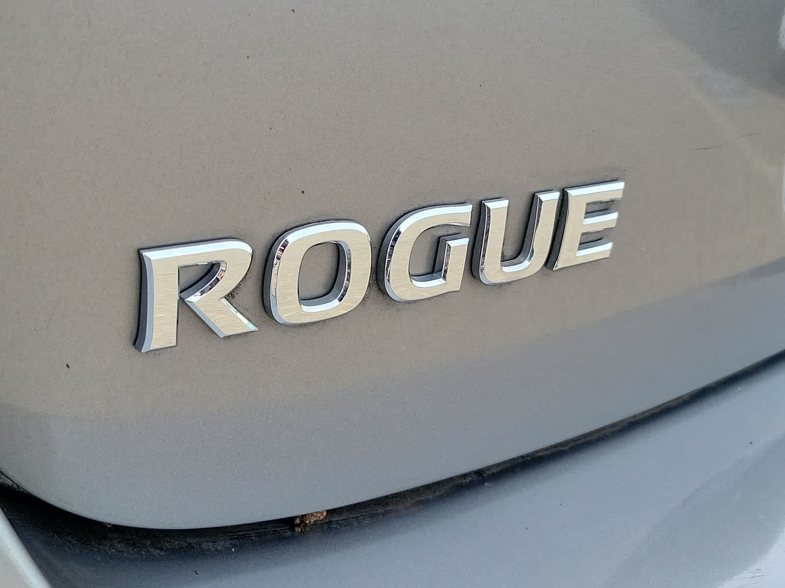2012 Nissan Rogue S 24