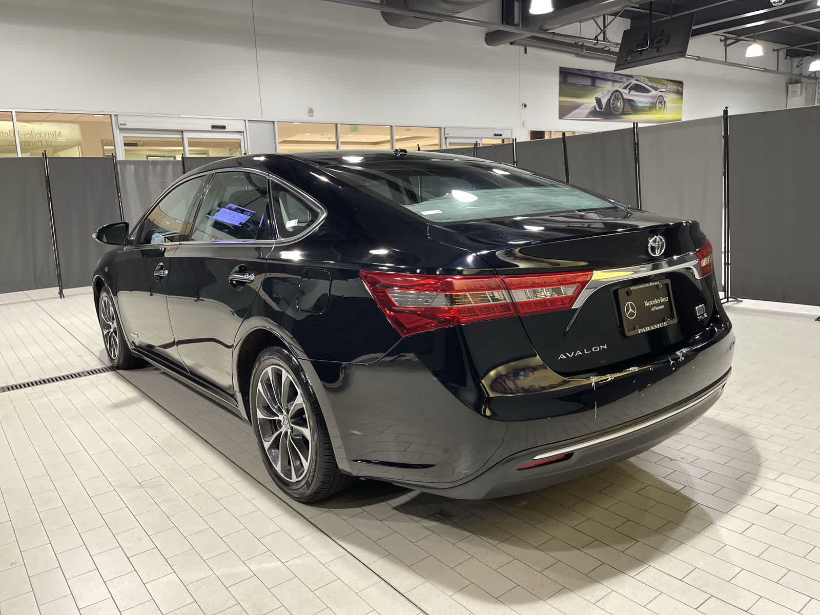 Thumbnail: 2016 Toyota Avalon - 16