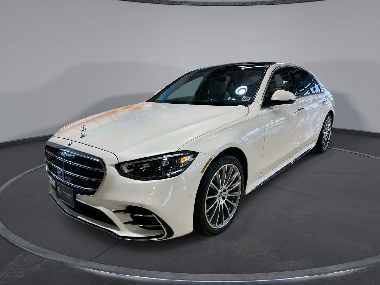 Thumbnail: 2023 Mercedes-Benz S-Class - 1