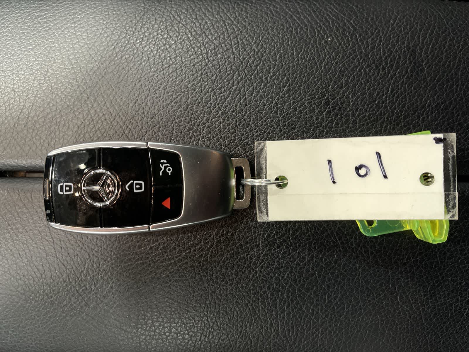 Thumbnail: 2023 Mercedes-Benz E-Class - 32