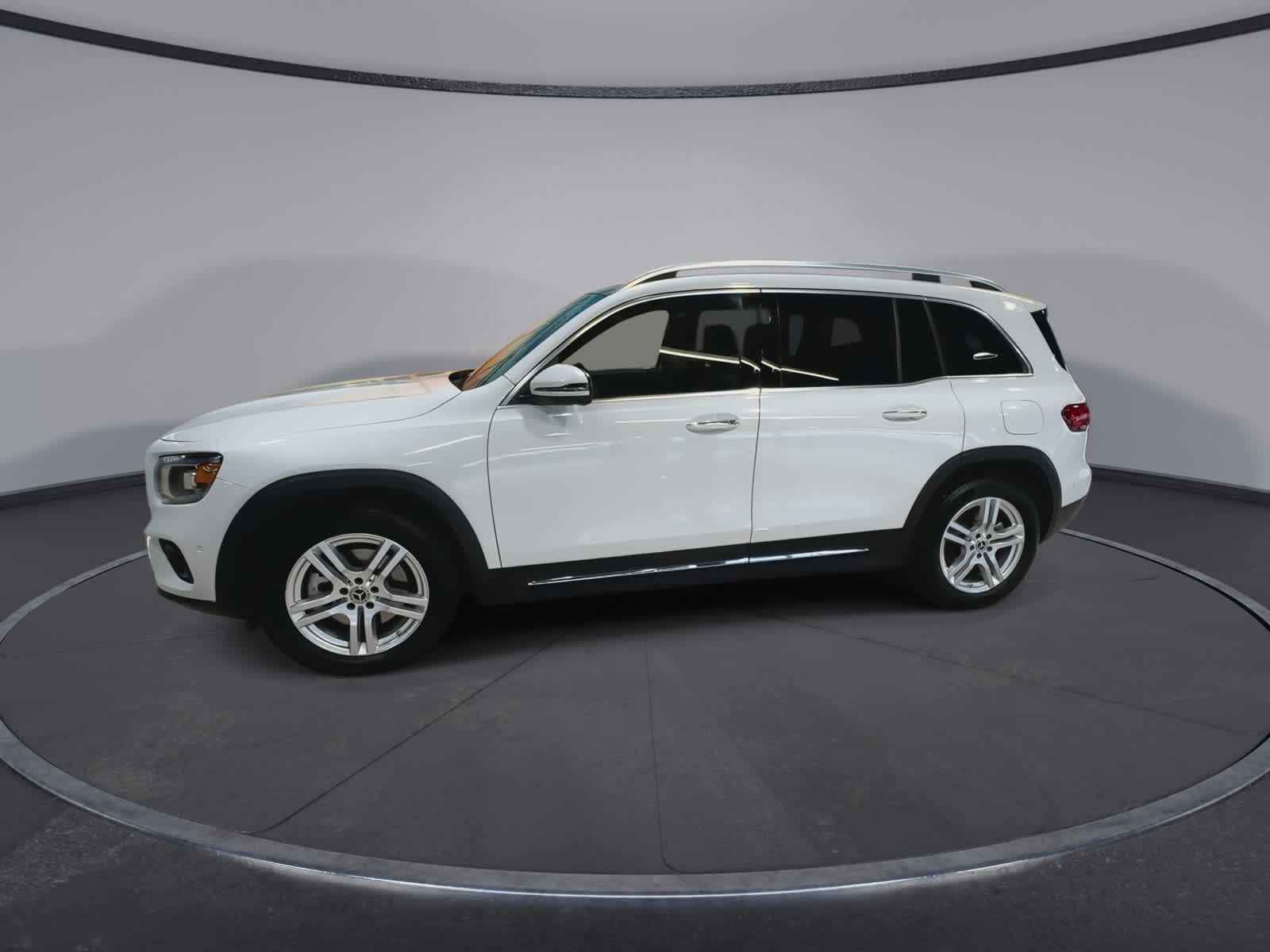 Thumbnail: 2020 Mercedes-Benz GLB - 6