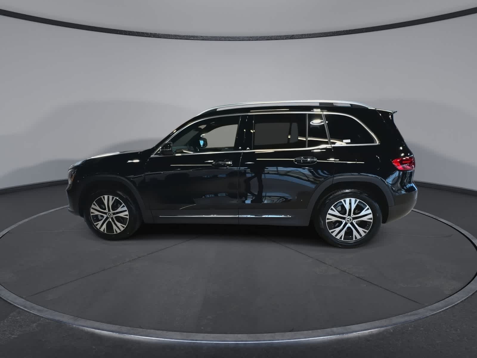 Thumbnail: 2026 Mercedes-Benz GLB - 9