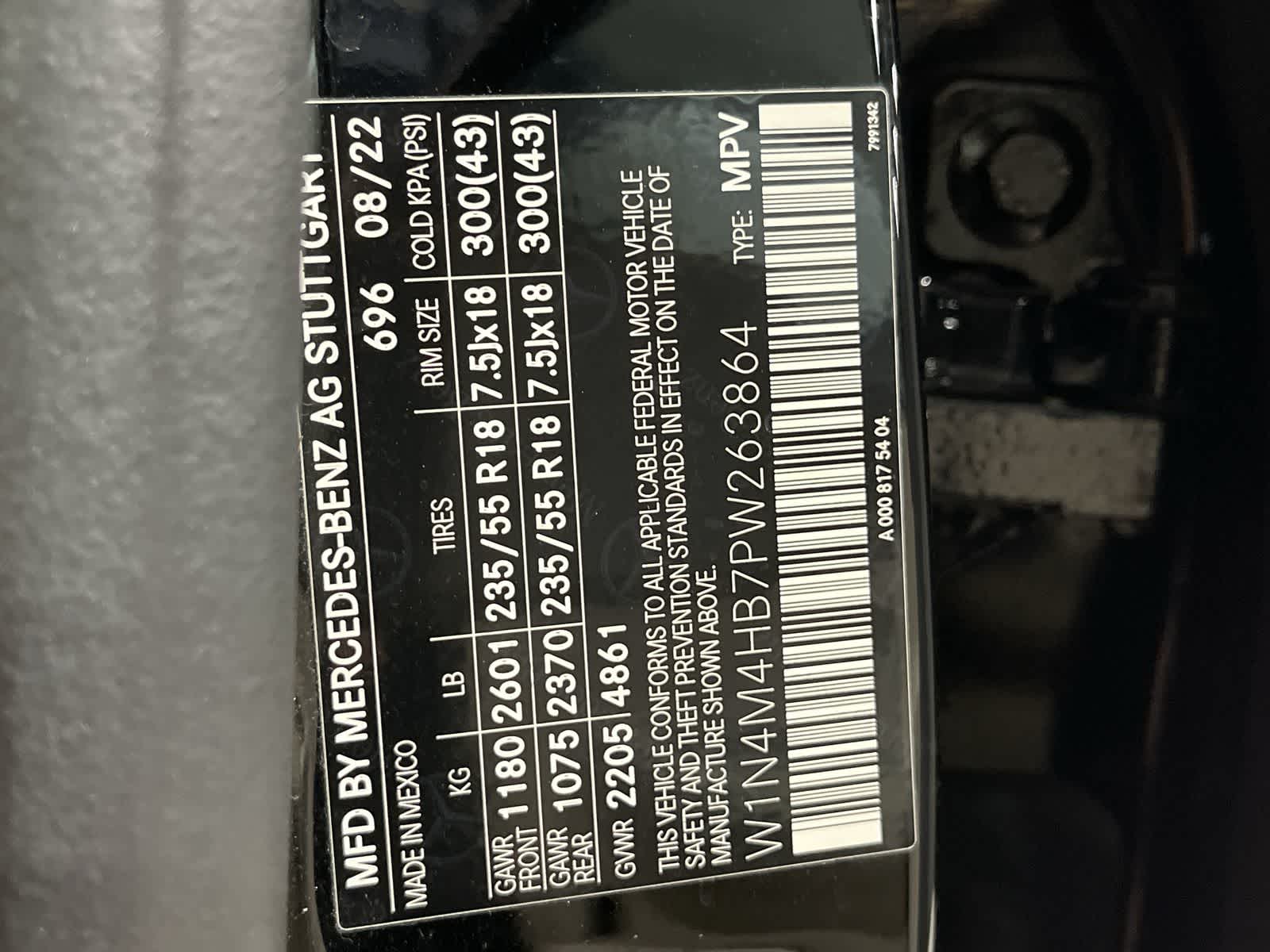 Thumbnail: 2023 Mercedes-Benz GLB - 33