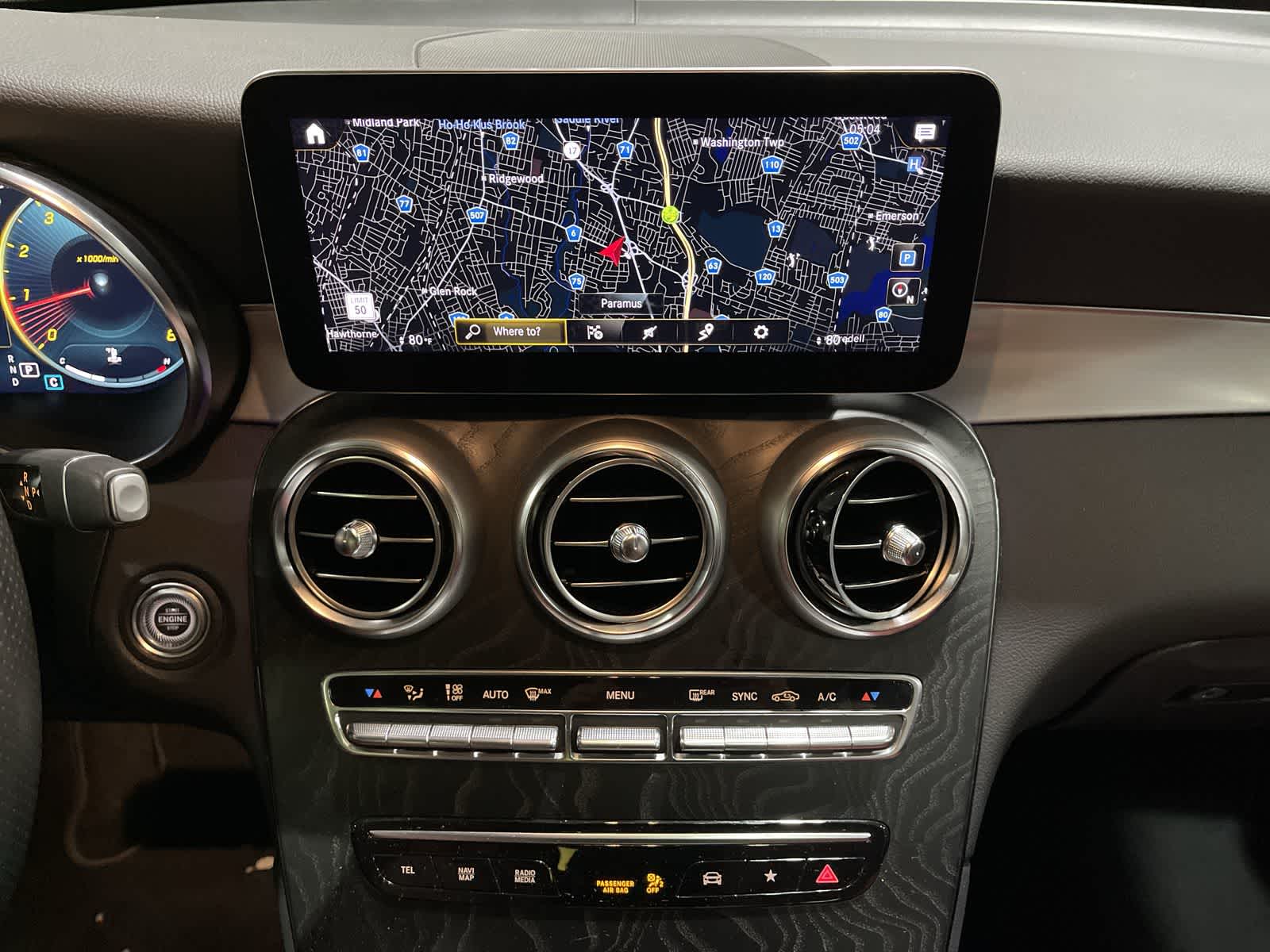 Thumbnail: 2022 Mercedes-Benz GLC - 28