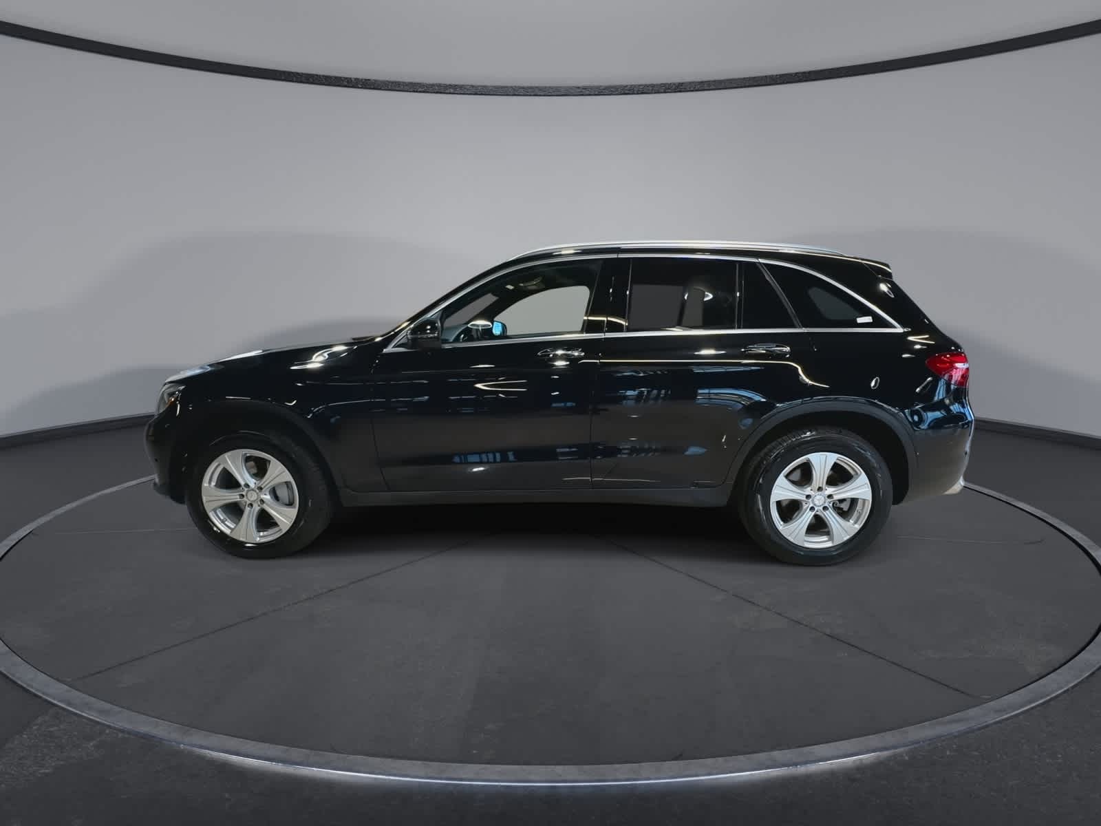 Thumbnail: 2017 Mercedes-Benz GLC - 7