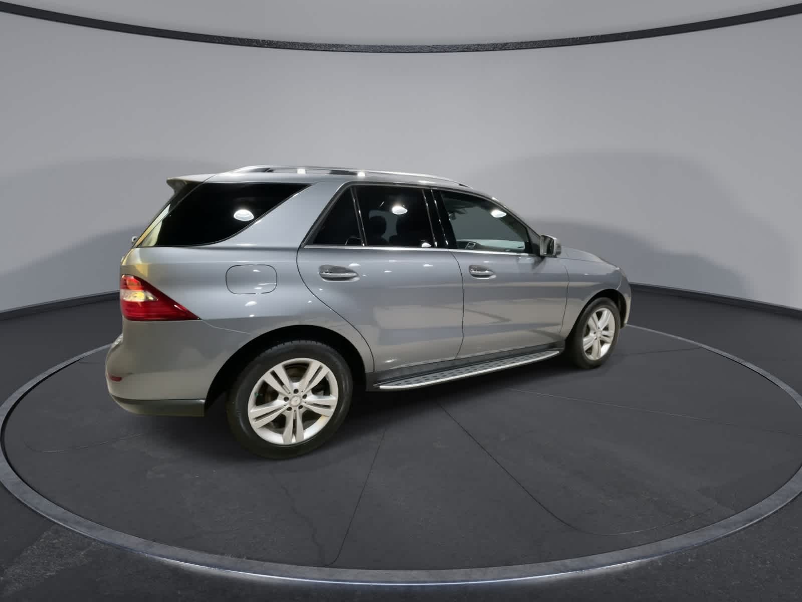 Thumbnail: 2013 Mercedes-Benz M-Class - 12