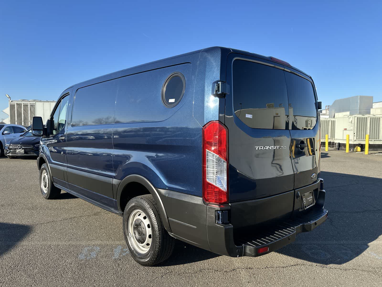 Thumbnail: 2019 Ford Transit Series - 16