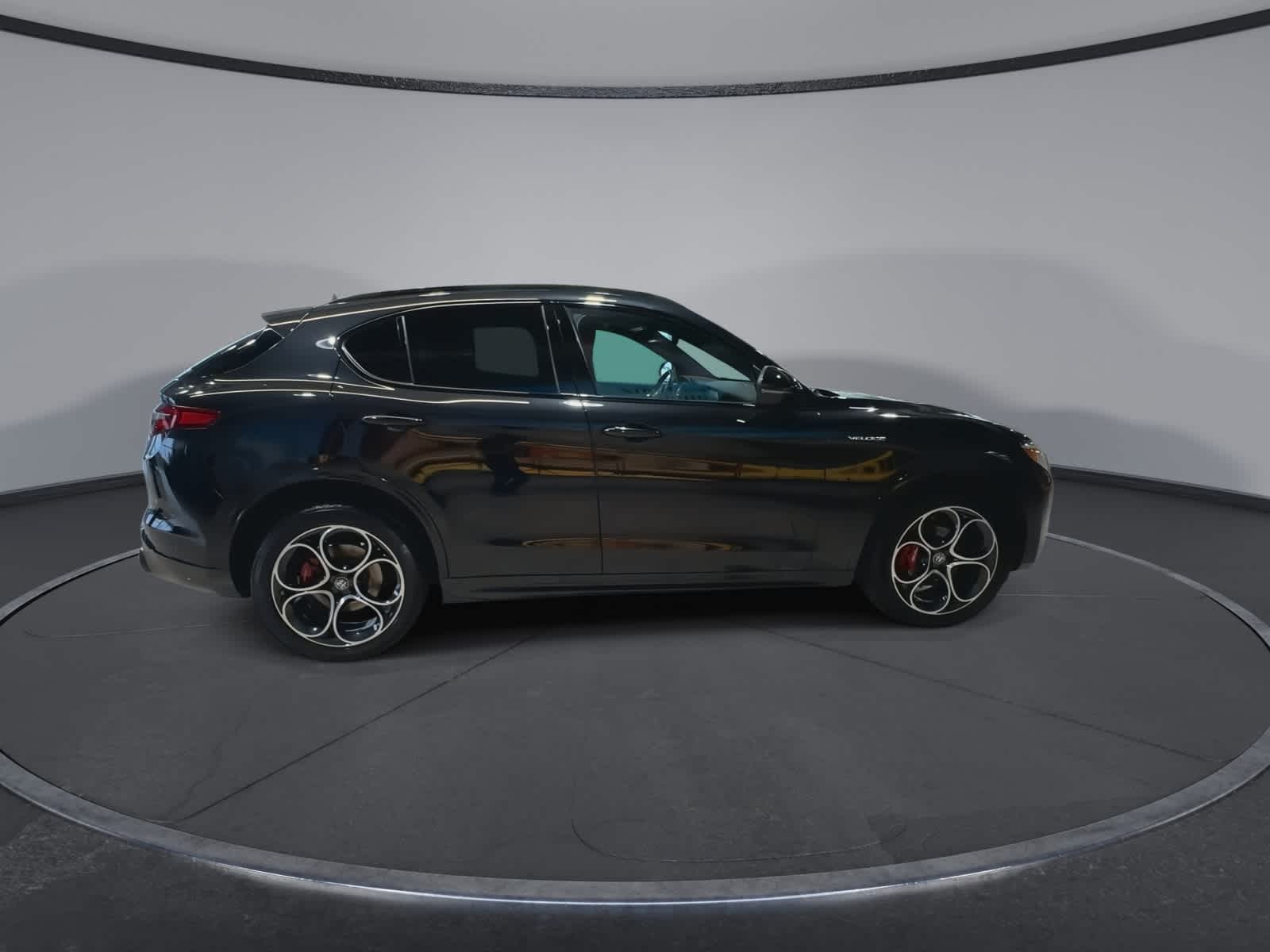 Thumbnail: 2022 Alfa Romeo Stelvio - 12