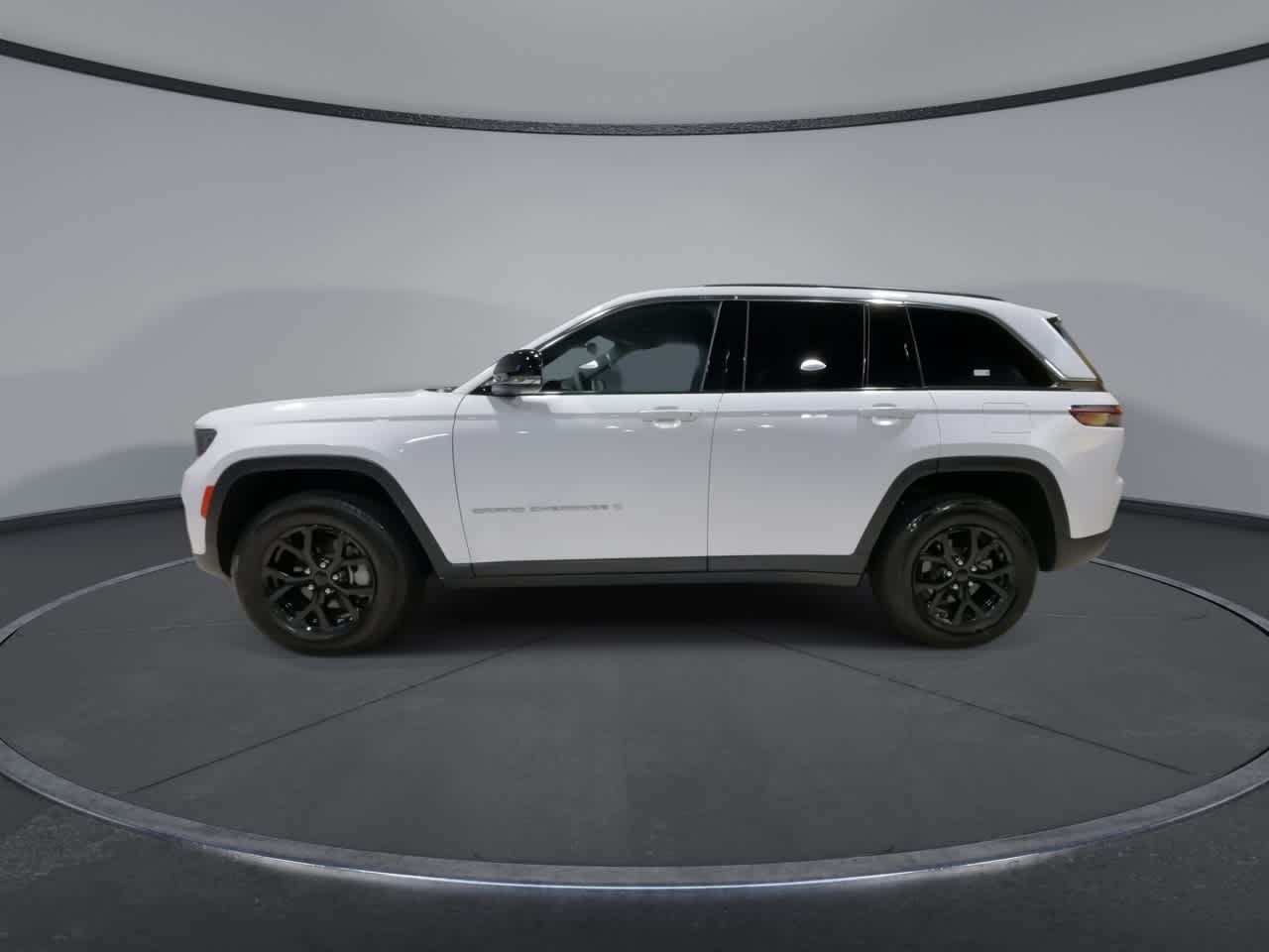 Thumbnail: 2024 Jeep Grand Cherokee - 7