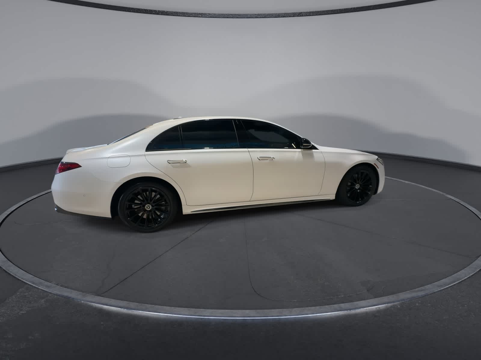 Thumbnail: 2023 Mercedes-Benz S-Class - 12