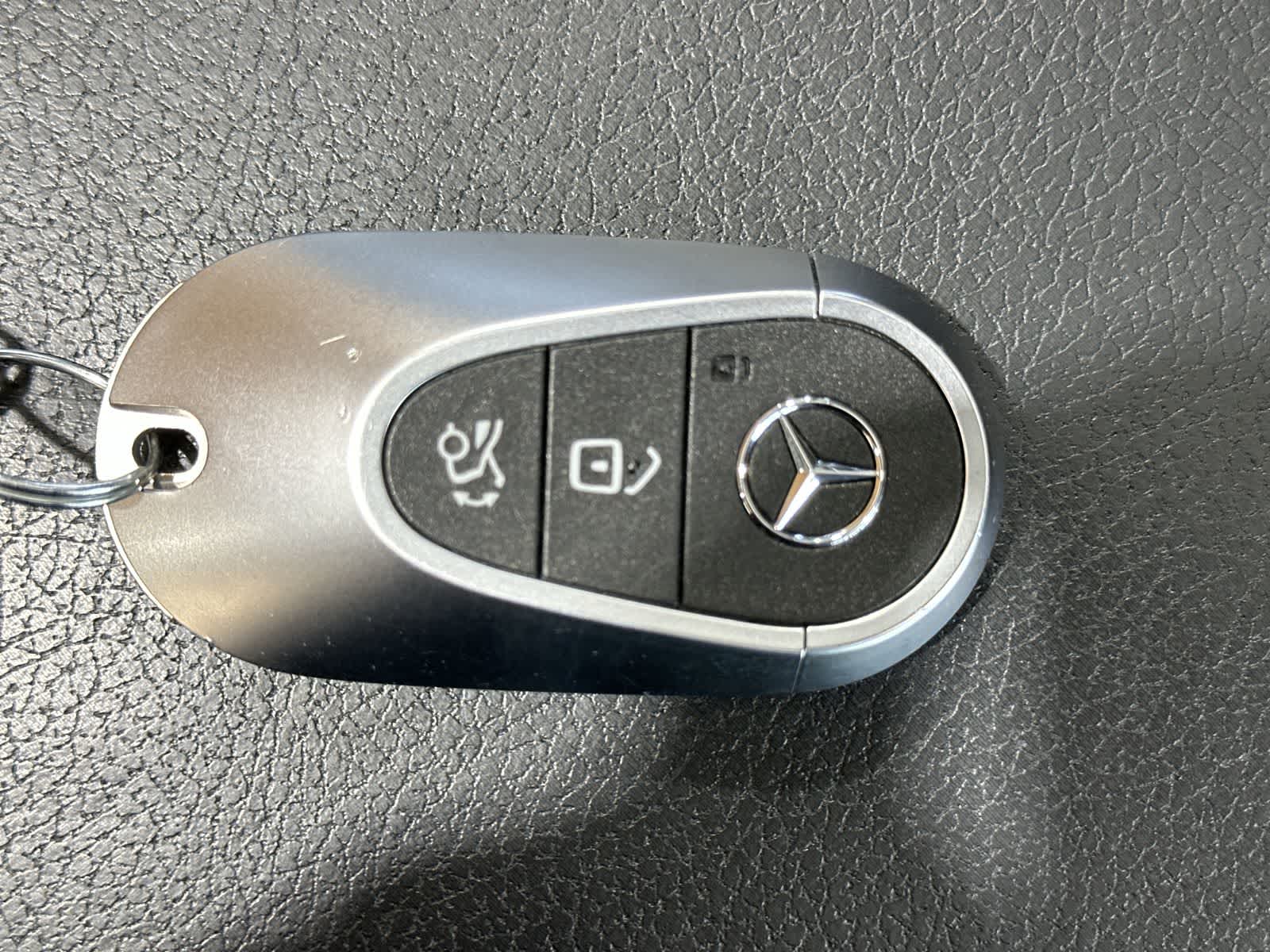 Thumbnail: 2022 Mercedes-Benz C-Class - 32