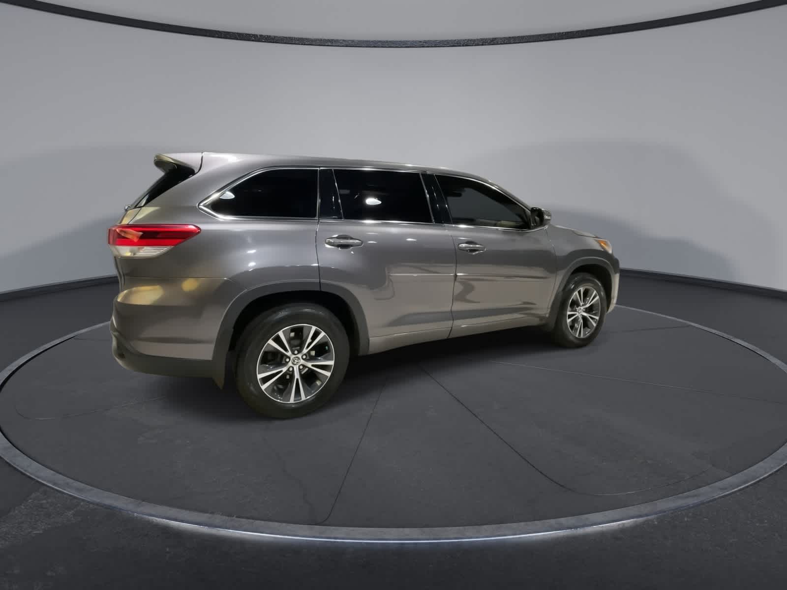 Thumbnail: 2017 Toyota Highlander - 12