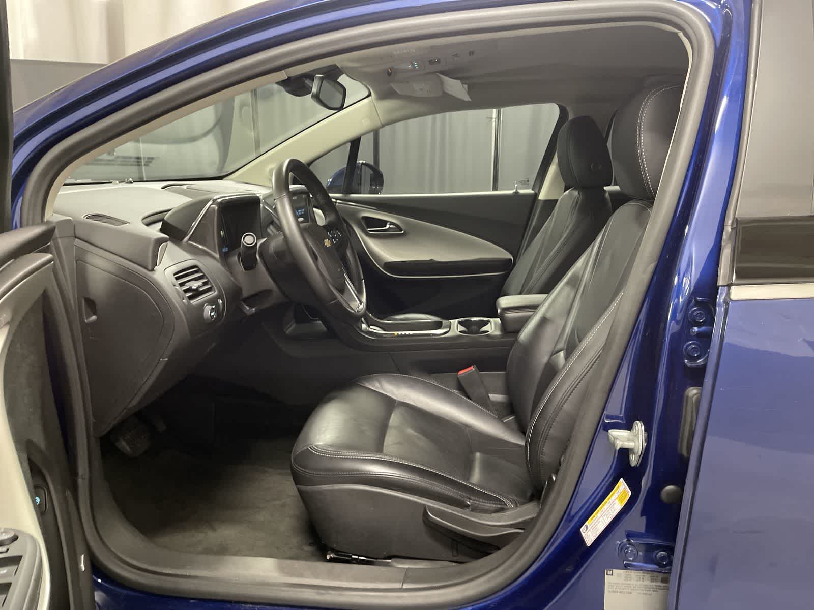 Thumbnail: 2012 Chevrolet Volt - 14