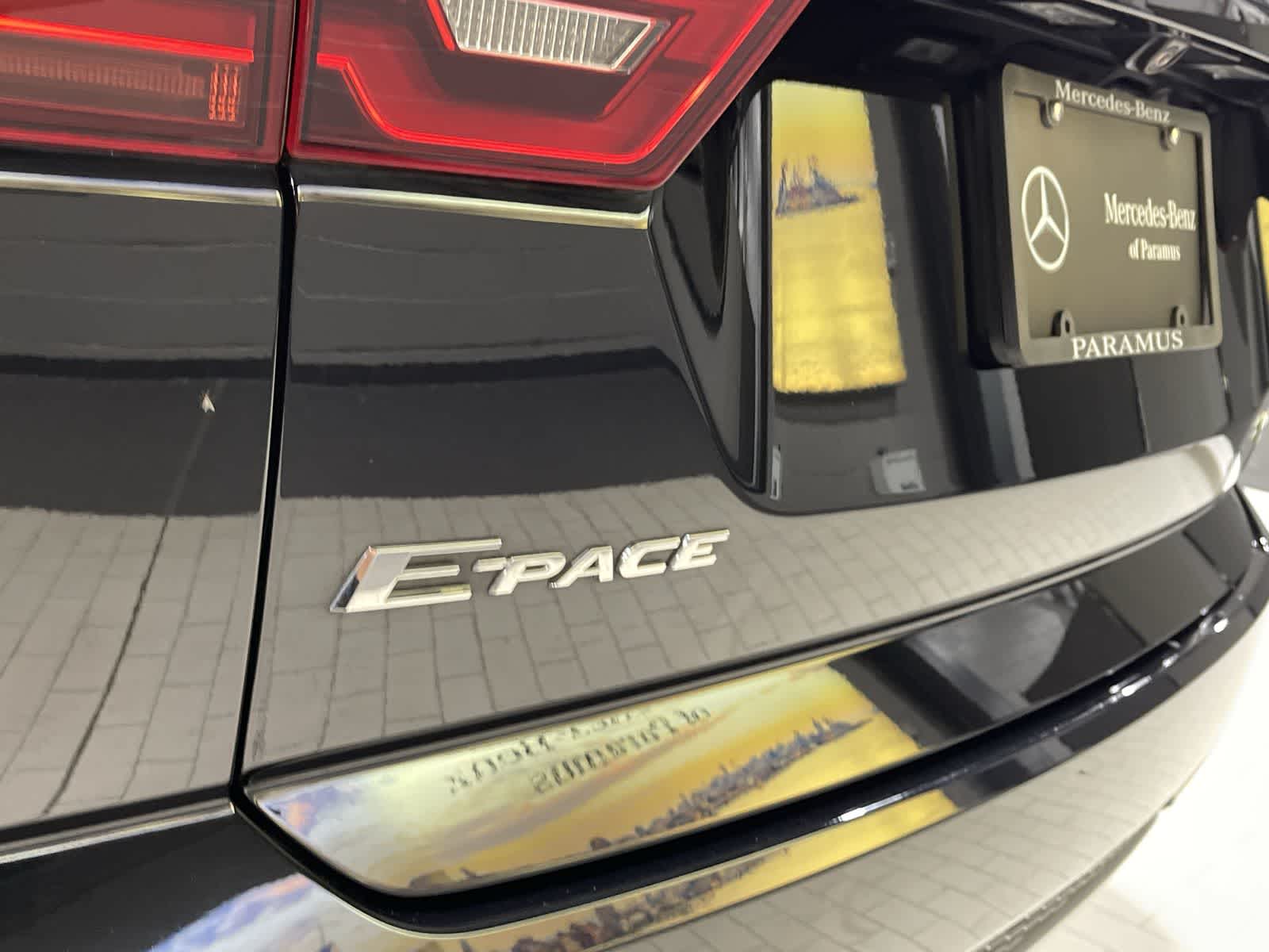 Thumbnail: 2020 Jaguar E-Pace - 19