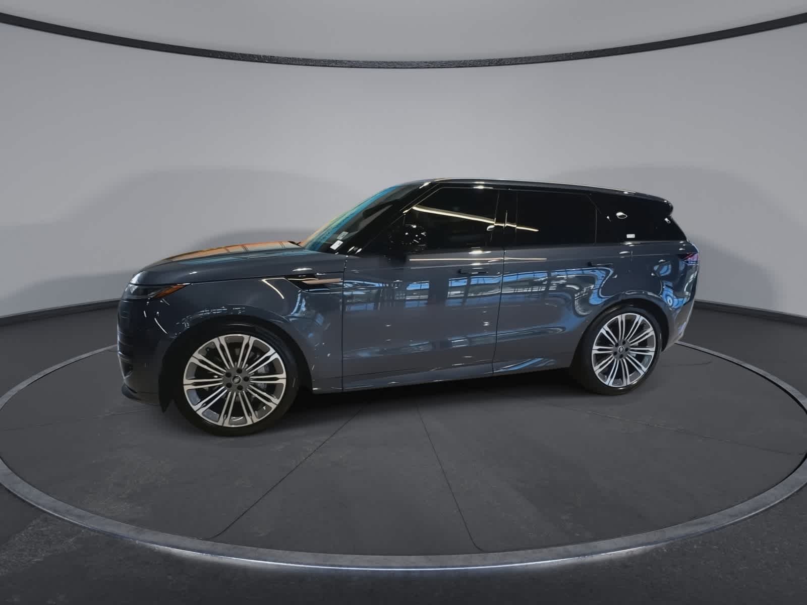 Thumbnail: 2025 Land Rover Range Rover Sport - 6