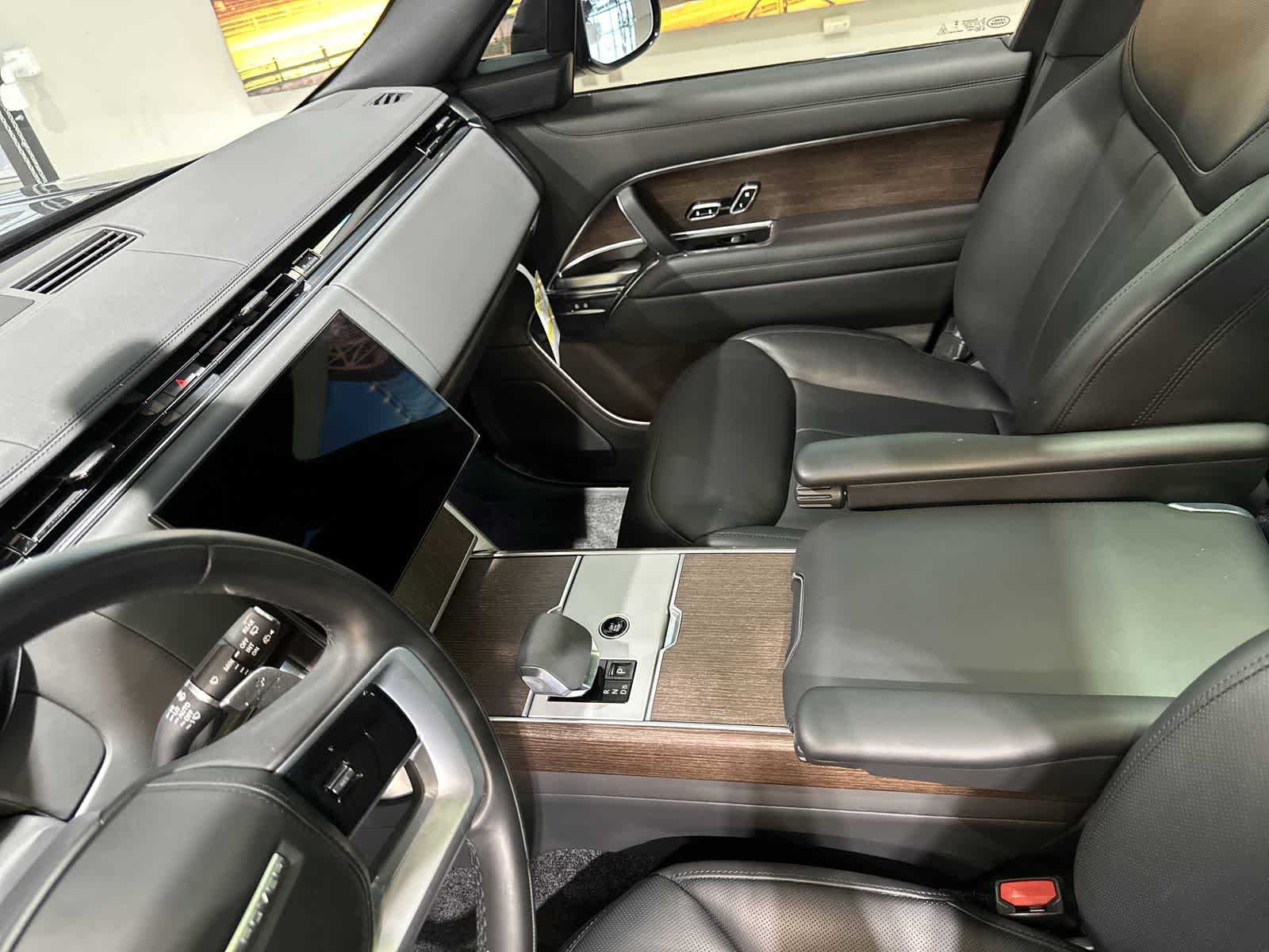 Thumbnail: 2024 Land Rover Range Rover - 27