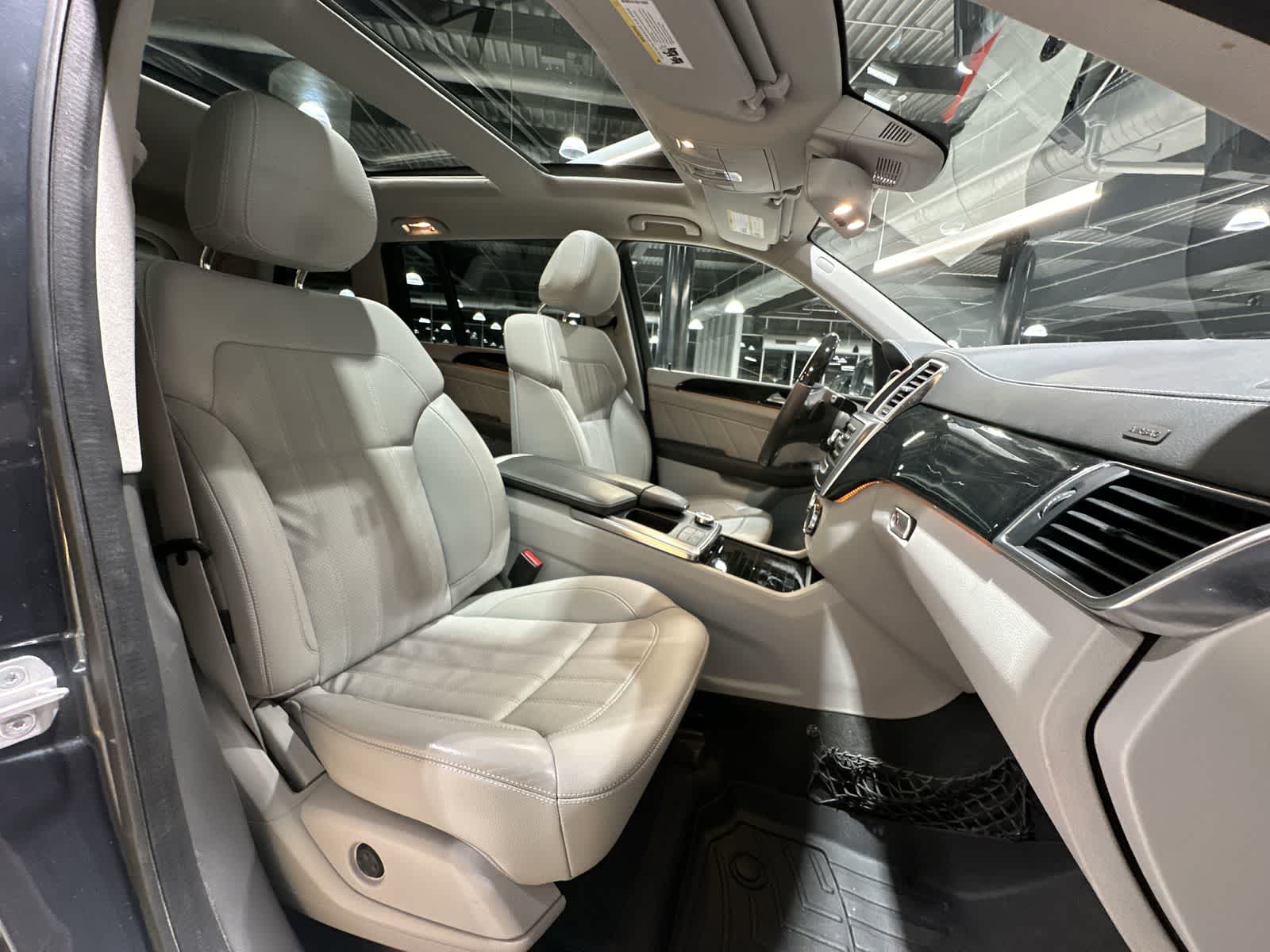 Thumbnail: 2016 Mercedes-Benz GL-Class - 26