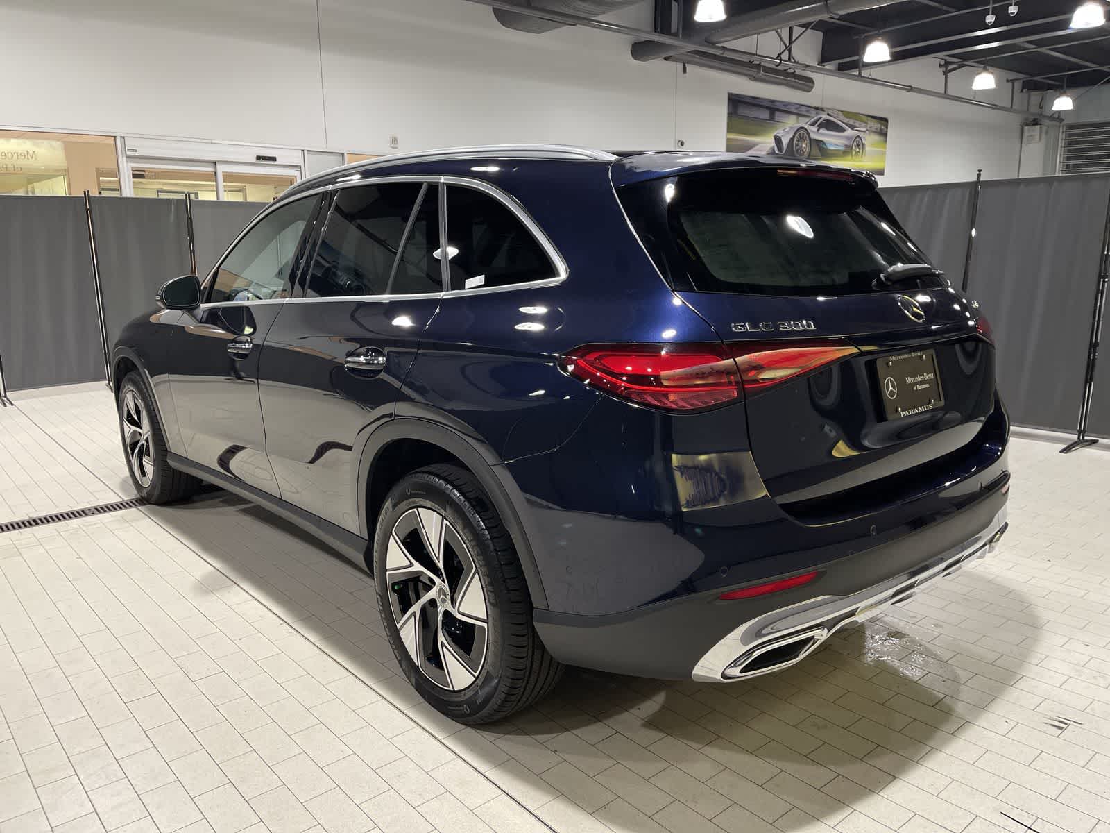 Thumbnail: 2024 Mercedes-Benz GLC - 16