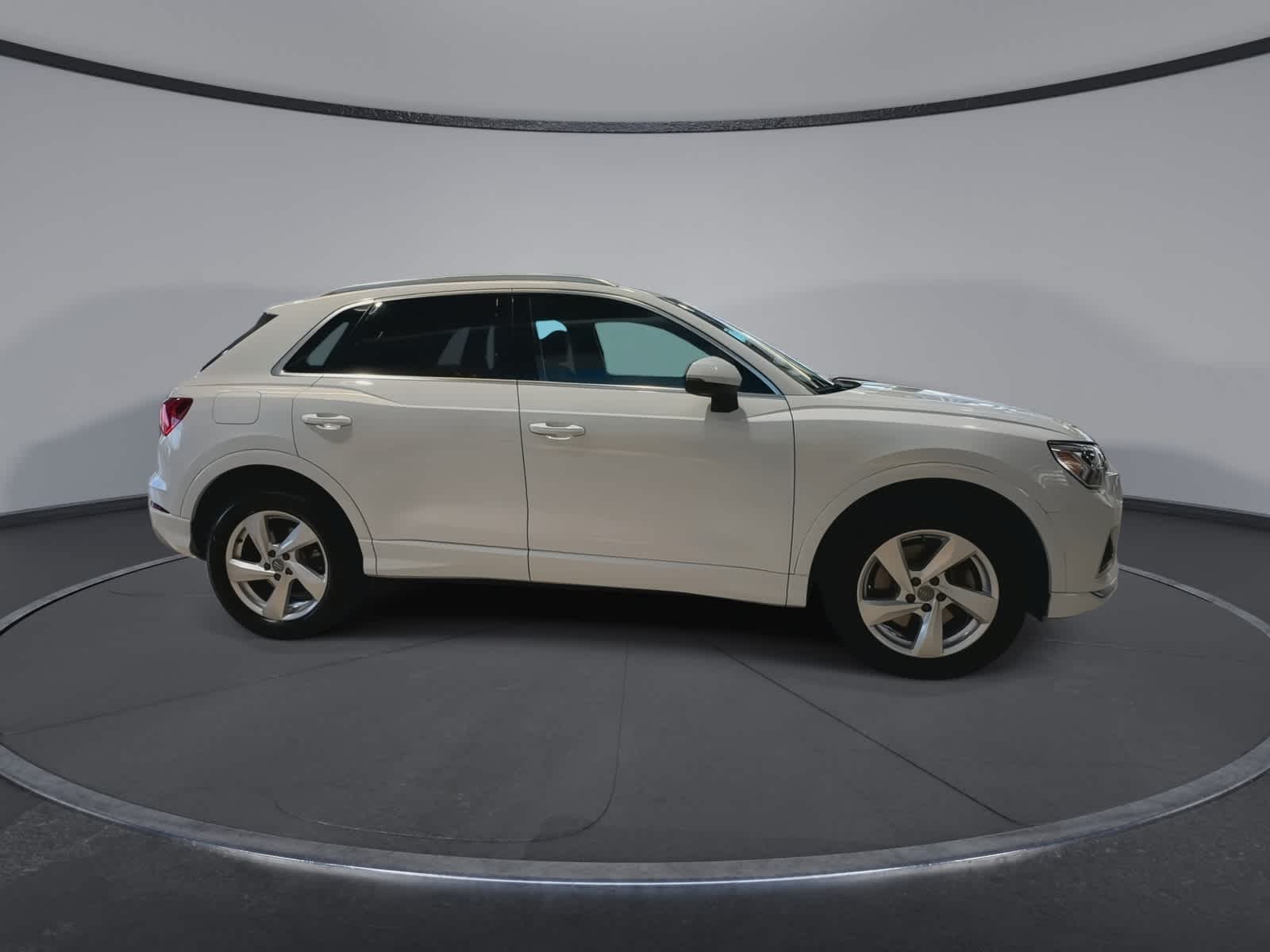 Thumbnail: 2019 Audi Q3 - 13