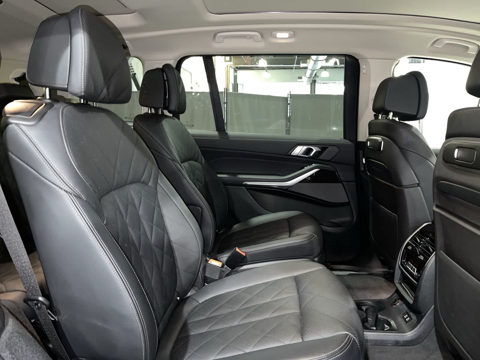 Thumbnail: 2023 BMW X7 - 25