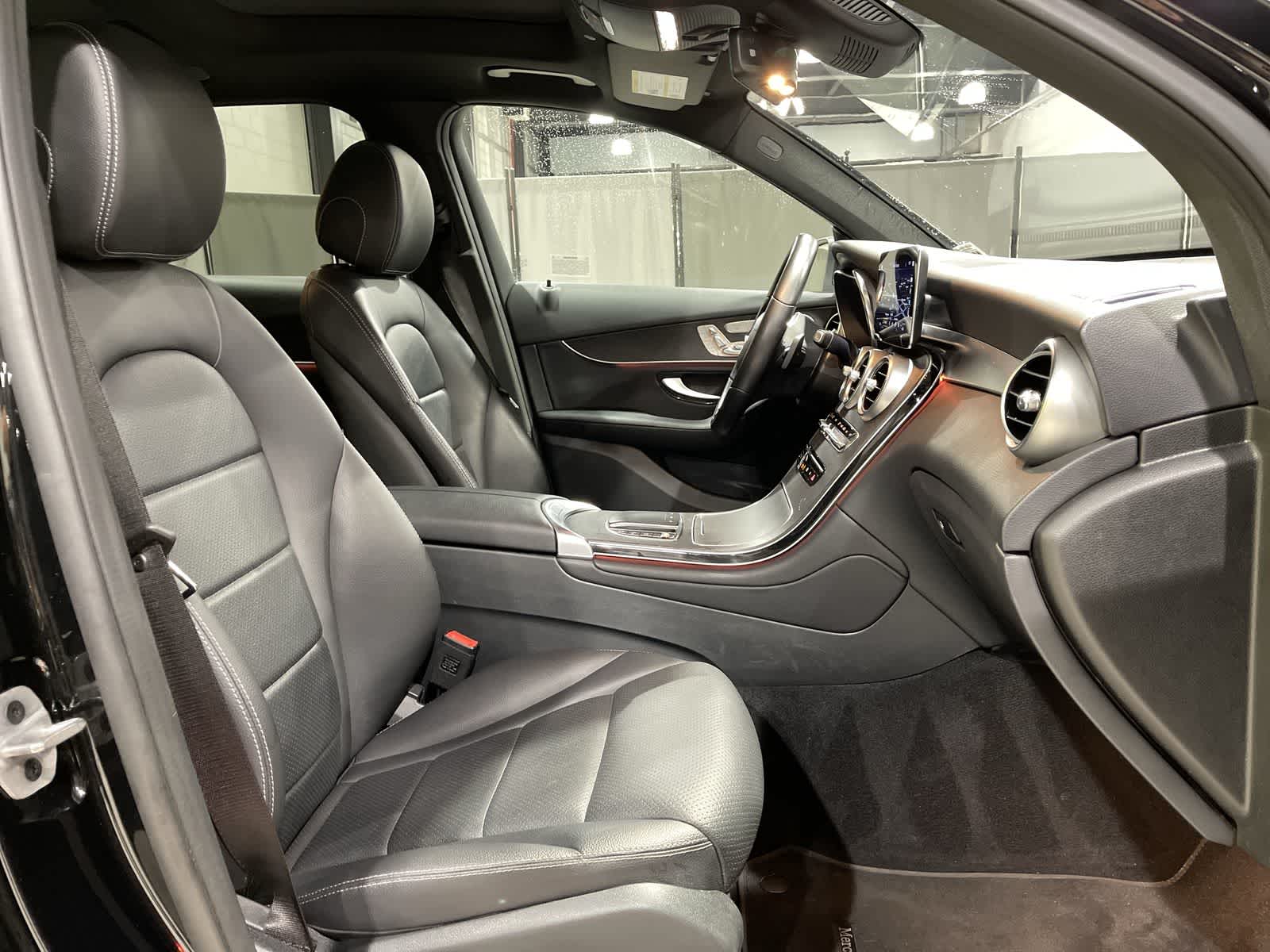 Thumbnail: 2022 Mercedes-Benz GLC - 26