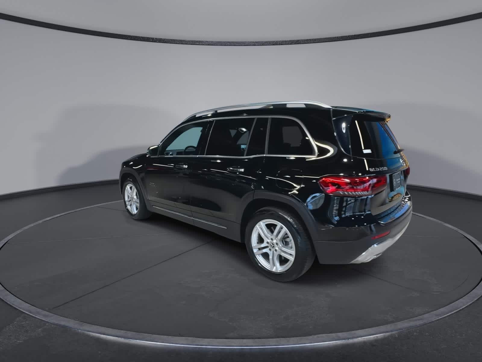Thumbnail: 2022 Mercedes-Benz GLB - 8
