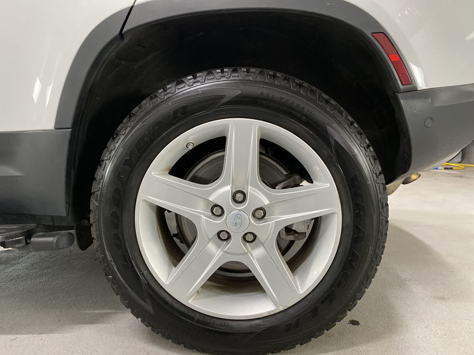 Thumbnail: 2020 Land Rover Defender - 20