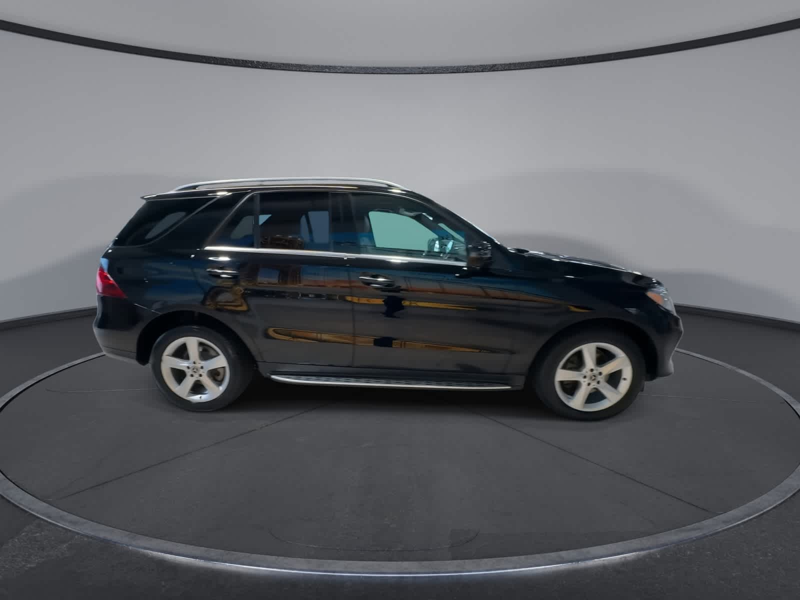 Thumbnail: 2018 Mercedes-Benz GLE - 2