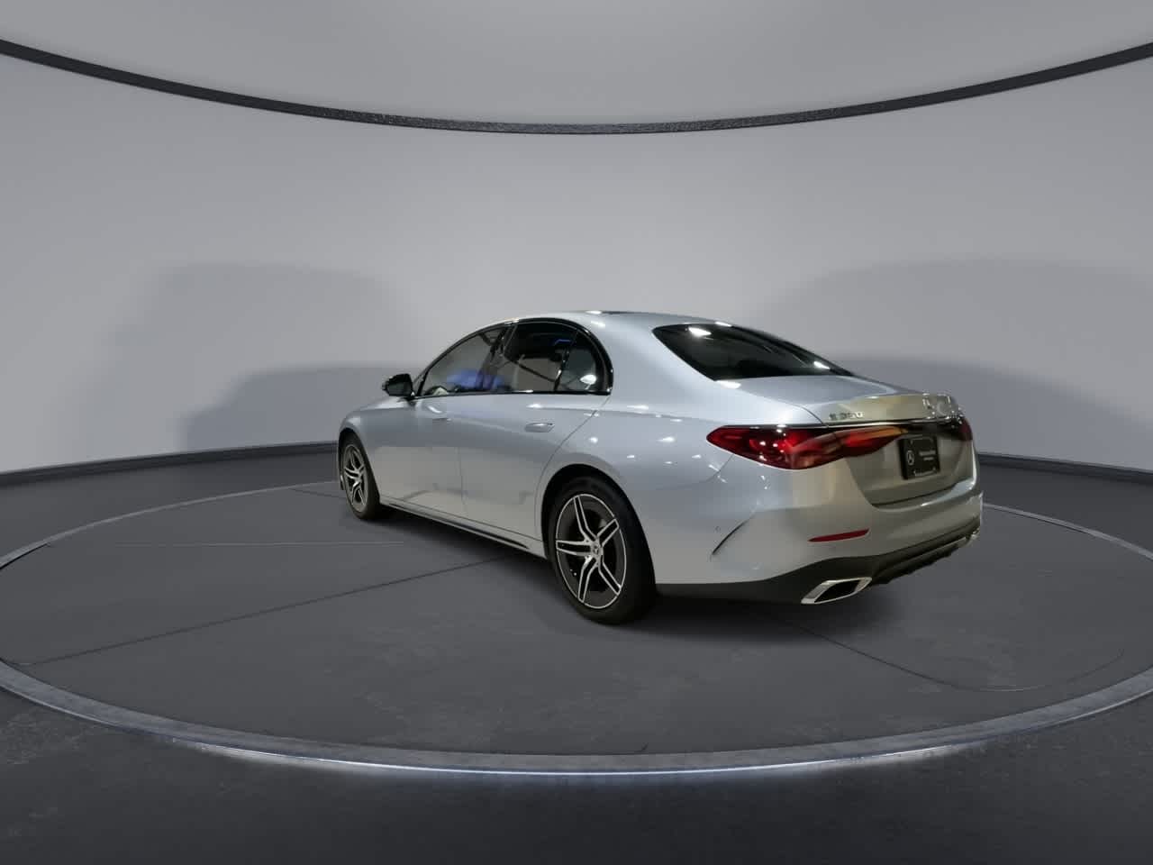Thumbnail: 2025 Mercedes-Benz E-Class - 10