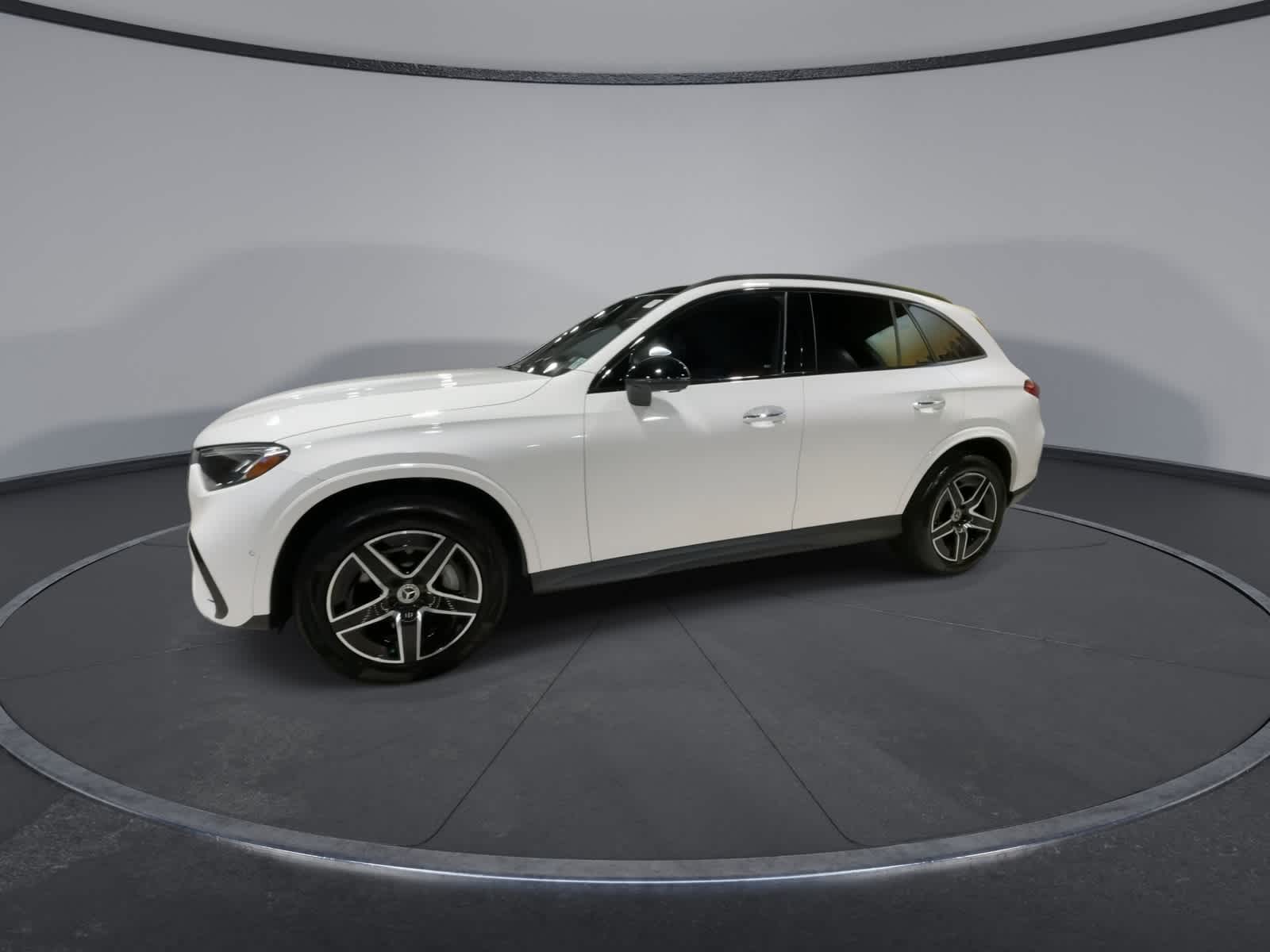 Thumbnail: 2025 Mercedes-Benz GLC - 6