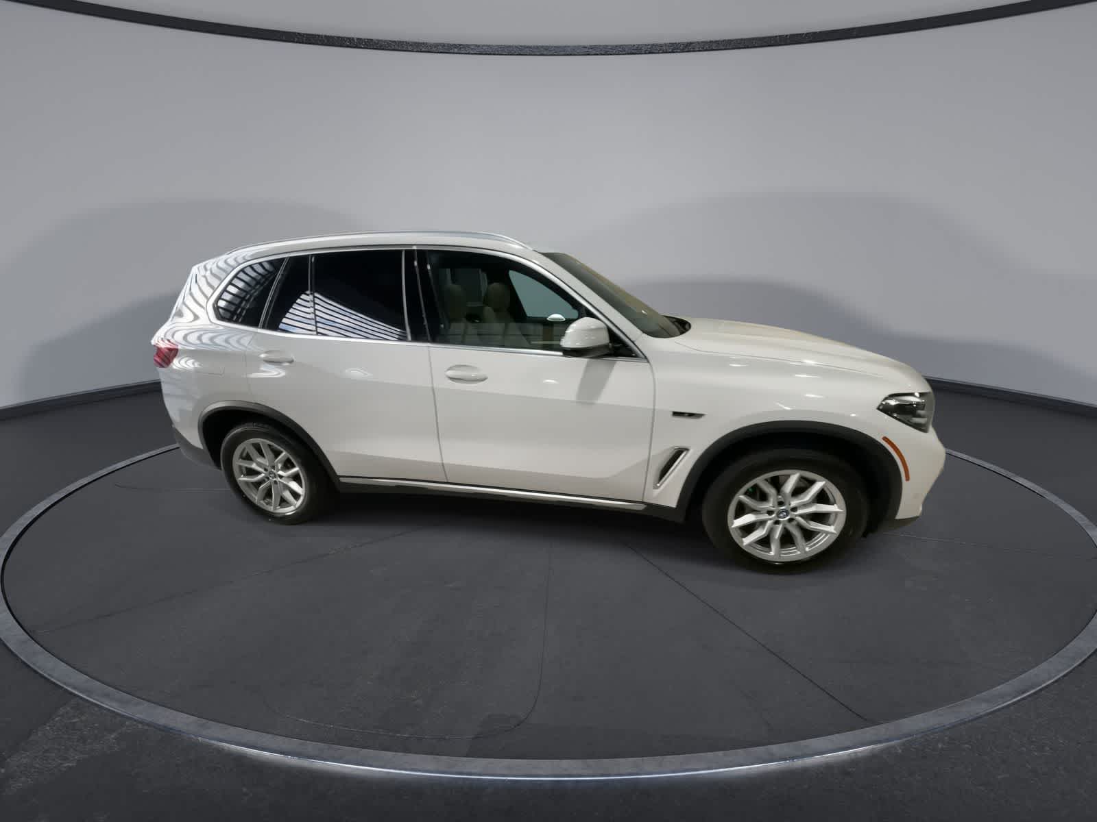 Thumbnail: 2022 BMW X5 - 2
