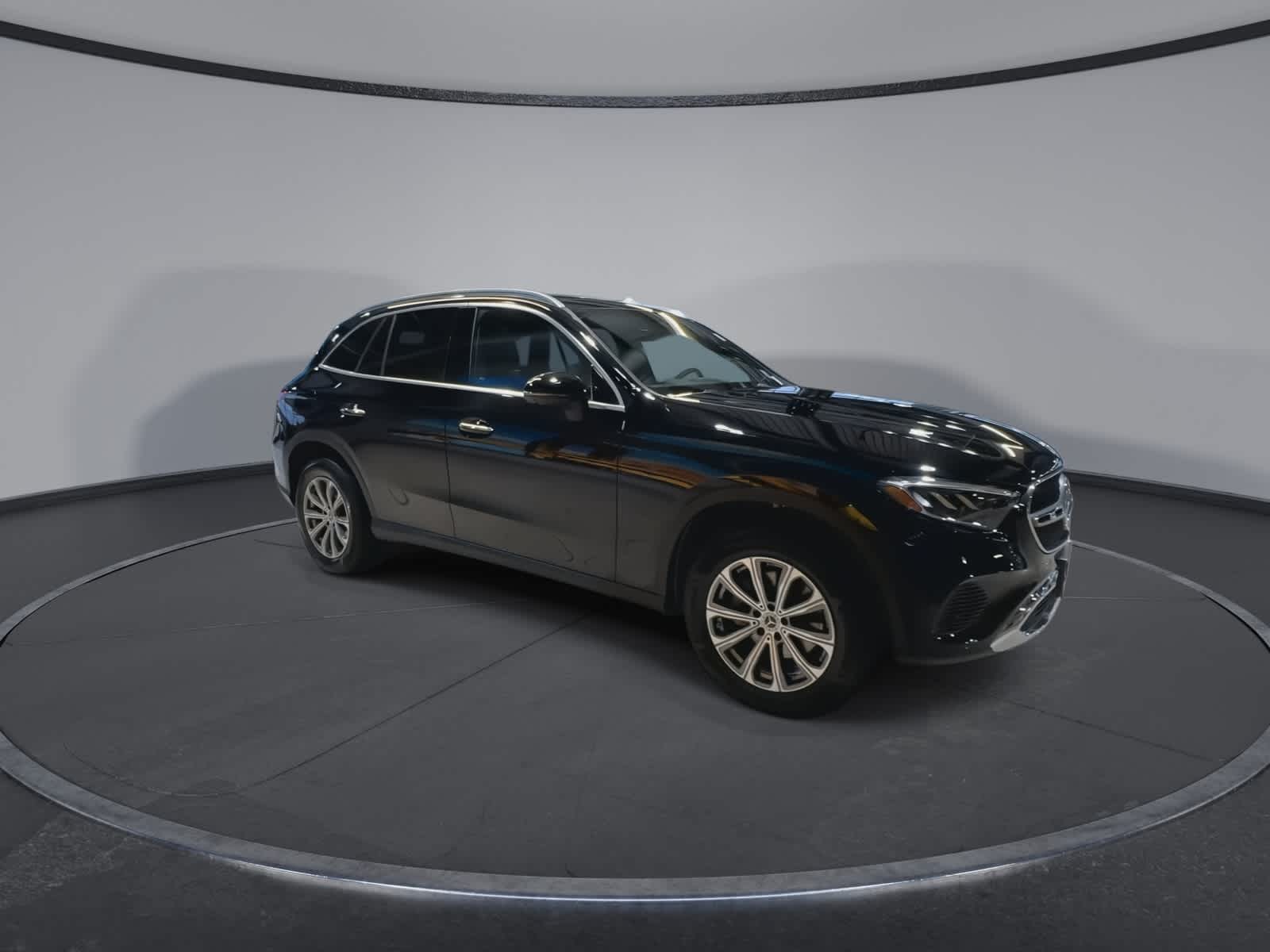 Thumbnail: 2025 Mercedes-Benz GLC - 2