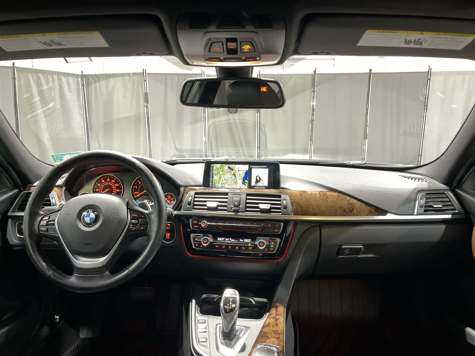 Thumbnail: 2016 BMW 3 Series - 22