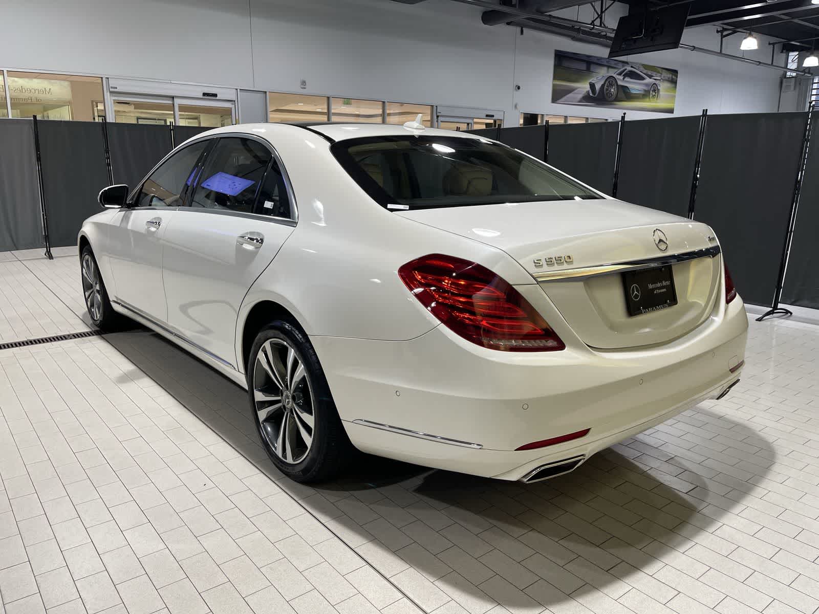 Thumbnail: 2017 Mercedes-Benz S-Class - 16