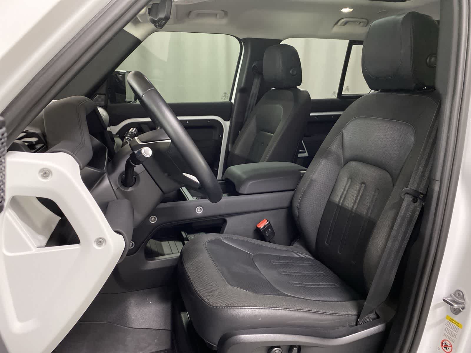 Thumbnail: 2020 Land Rover Defender - 23