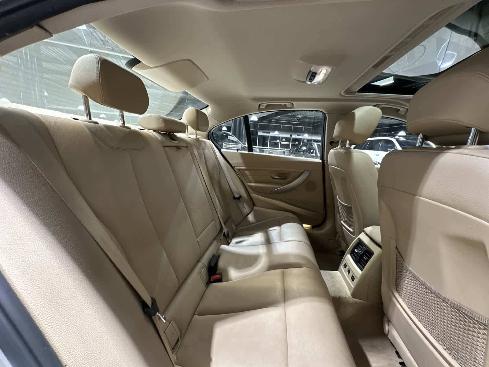 Thumbnail: 2013 BMW 3 Series - 25