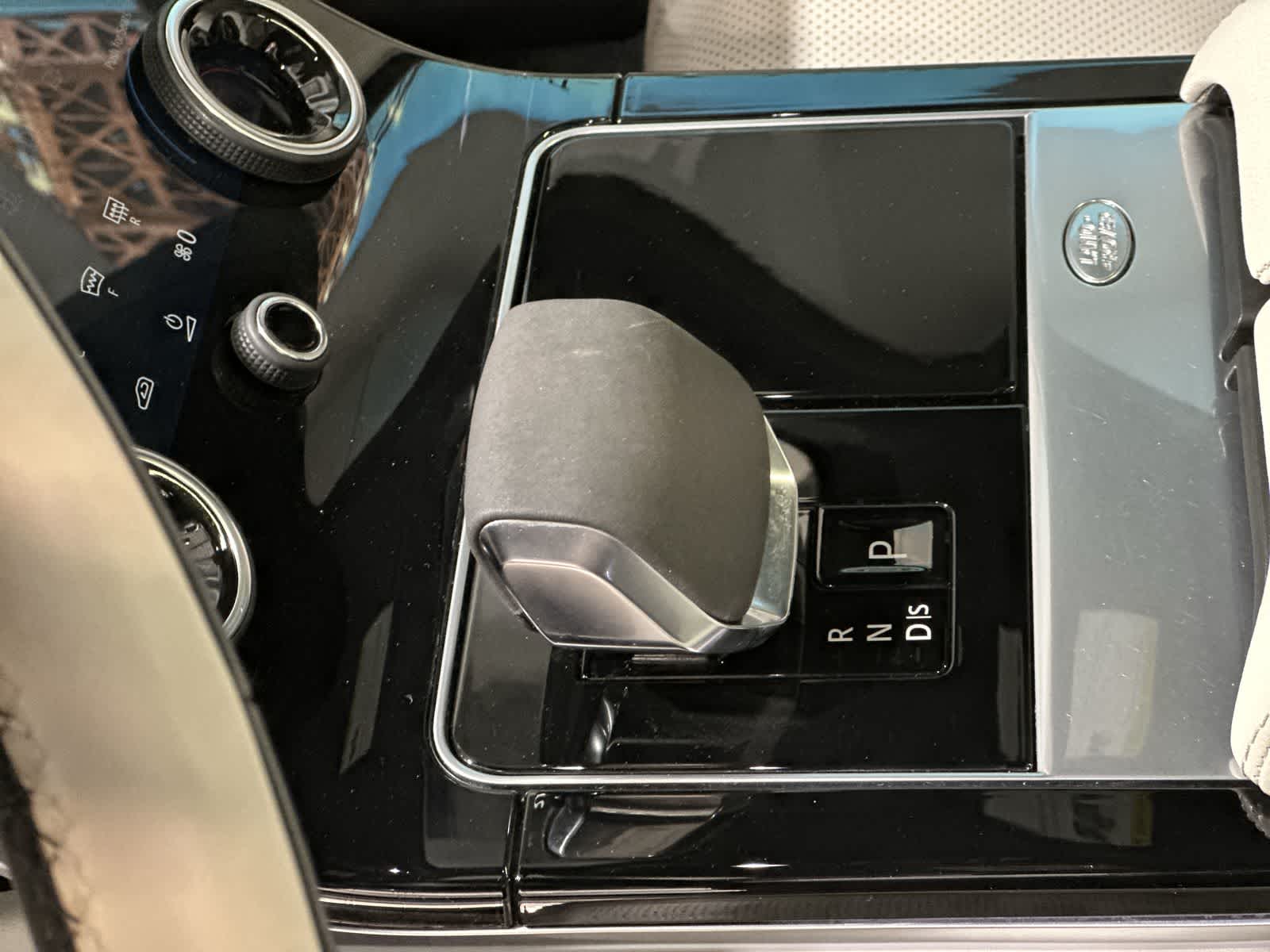 Thumbnail: 2021 Land Rover Range Rover Velar - 29