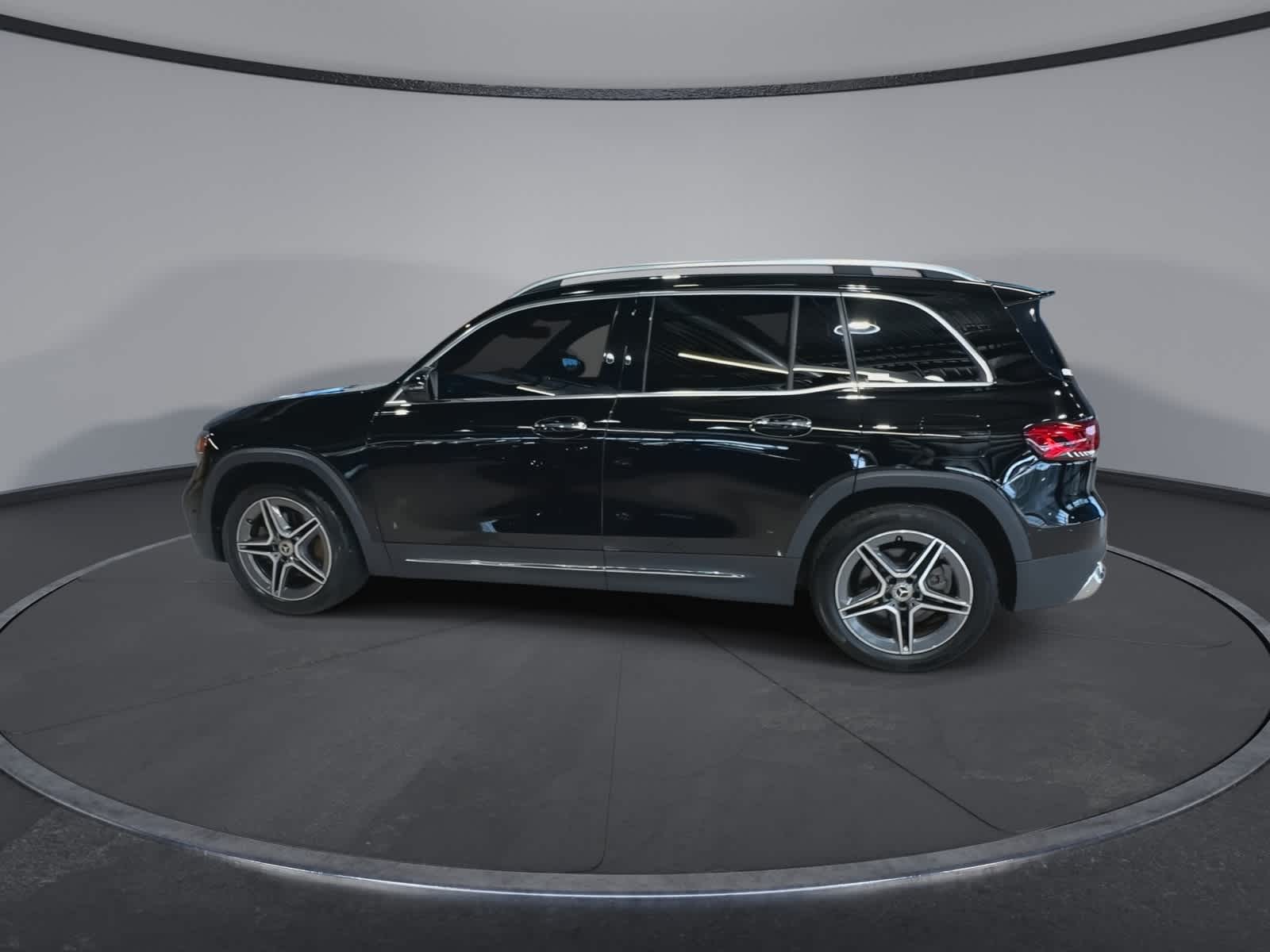Thumbnail: 2022 Mercedes-Benz GLB - 7