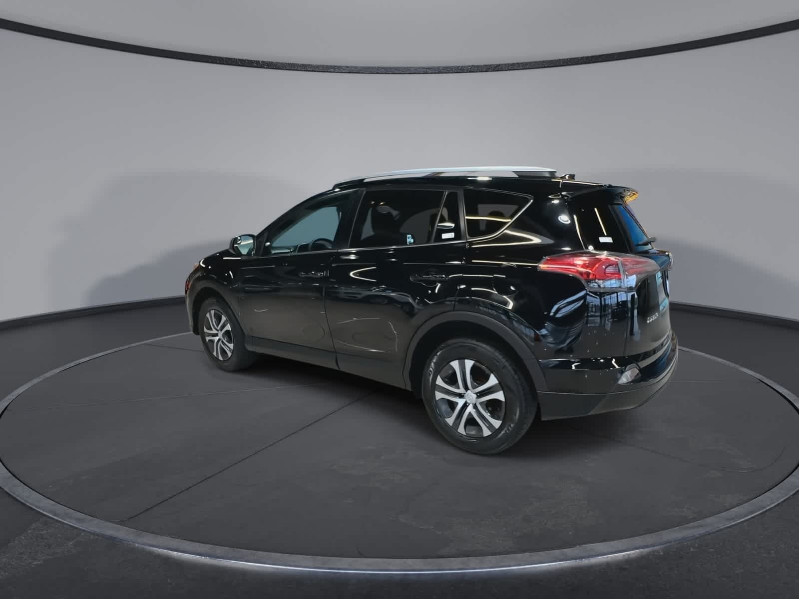 Thumbnail: 2016 Toyota RAV4 - 10